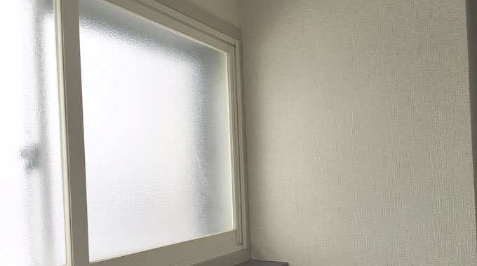 会社でできる防寒対策として窓の寒さ対策を強化する